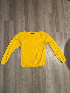 Yellow Scoop-Neck Sweater with Ribbed Long Sleeves